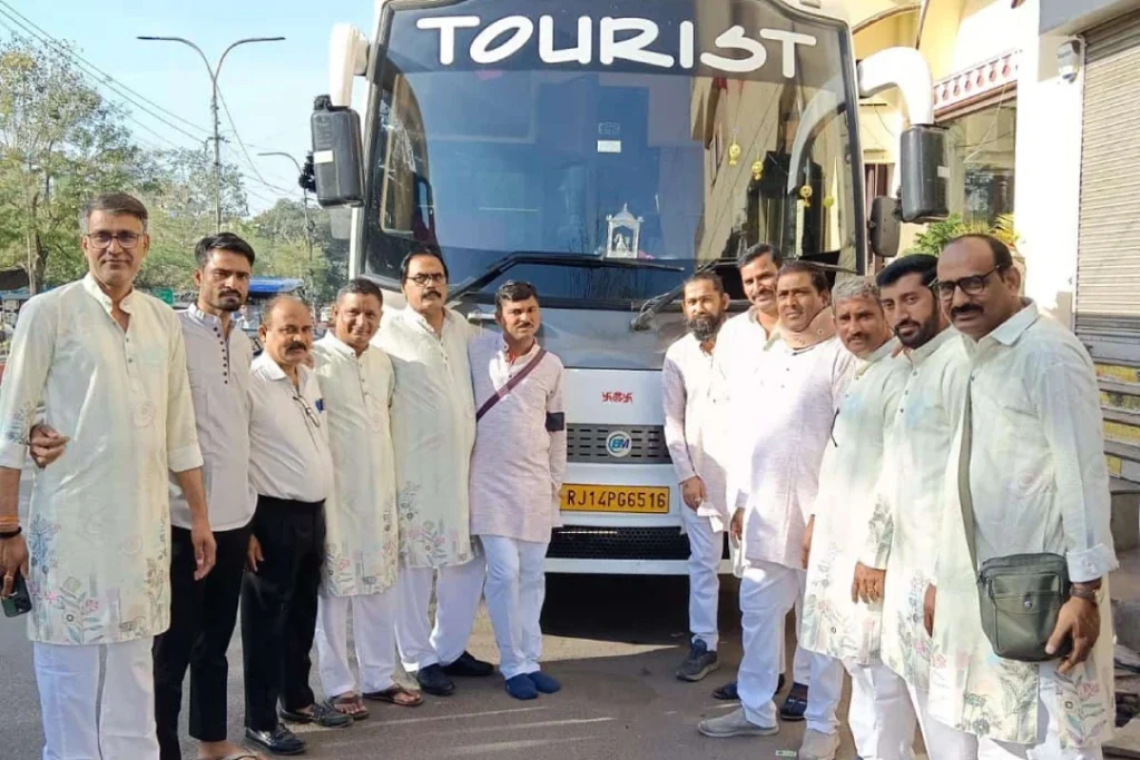 Hire Tempo Traveller in Udaipur